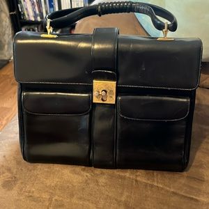 Vintage late 50’s black patent kiss clasp purse handbag